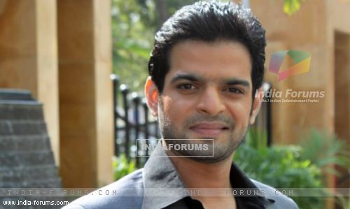 He is seen as arrogant yet loving husband in Star Plus&#39; Ye Hai Mohabbatein. Yes he is Karan Patel who is winning accolades for his character of Raman Kumar ... - 311686-68ecwym2