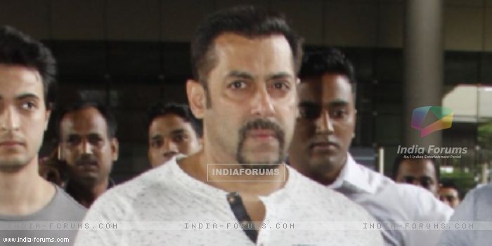 Salman appears before Jodhpur court