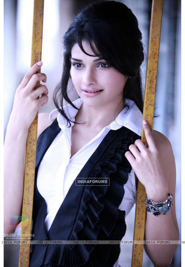 Prachi Desai - Wallpaper Gallery