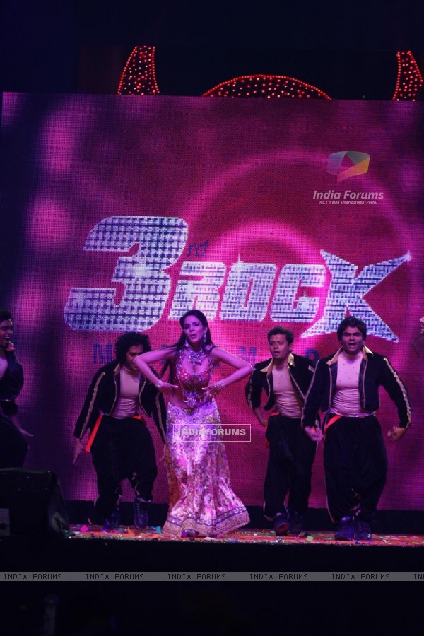 Mallika Sherawat Dancing In Star Hotel 52