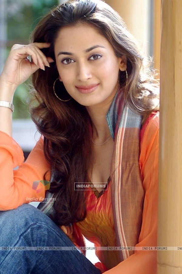 Gayatri Joshi - Wallpaper Actress