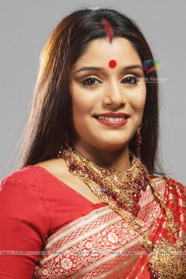 Kshitee Jog as Saraswati Garodia