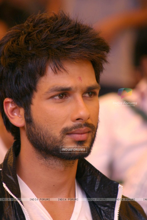 Bollywood actor Shahid Kapoor visited his old school quot;Gyan Bhartiquot; 