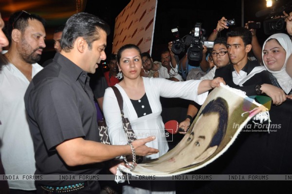Salman Khan at Dabangg premiere at Cinemax. Courtesy: IANS