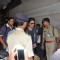 Shah Rukh Khan leaves for London