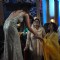 Gauhar greets Tanuja at Bigg Boss Saat 7 Grand Finale