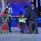 Contestants seek blessings from Amitabh Bachchan