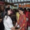 tanuja and Mana Shetty snapped talking at Araish Charity Exhibition