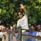 Shahrukh Khan waves out to his fans