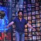 Shah Rukh Khan shows his Dance Moves at Trailer Launch of 'FAN'