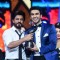 Shah Rukh Felicitates Ranveer Singh at TOIFA Awards at TOIFA Awards