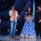 Aditya Narayan and Randeep Hooda Promote Sarbjit on Show 'Sa Re Ga Ma Pa 2016'