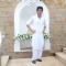 Shah Rukh Khan poses for snap on EID 2016 meet!