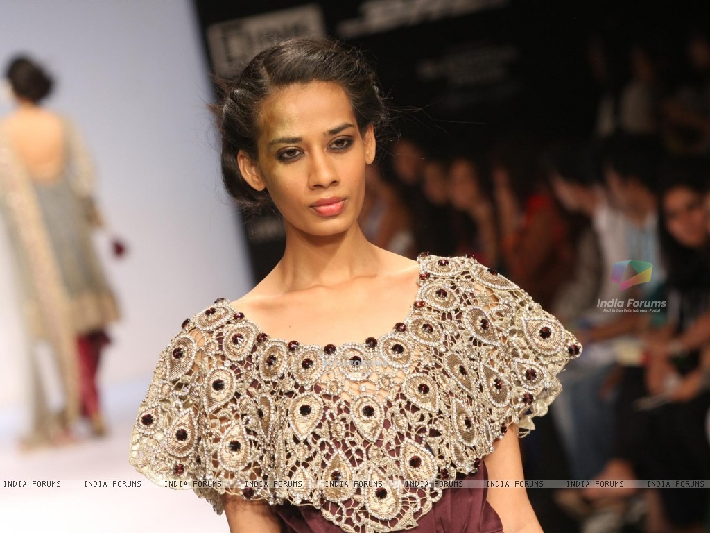 Payal Singhal Show at Lakme Fashion Week Summer / Resort 2012 (186582) size:1024x768