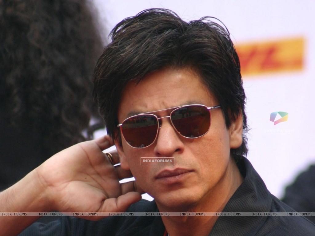 Bollywood star Shahrukh Khan at the Airtel Delhi Half Marathon, in New ...