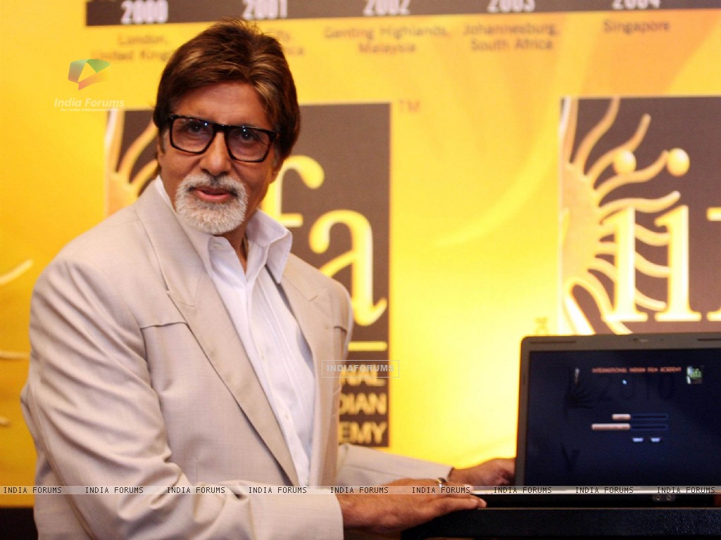 Bollywood actor Amitabh Bachchan inaugurates the IIFA Voting Weekend