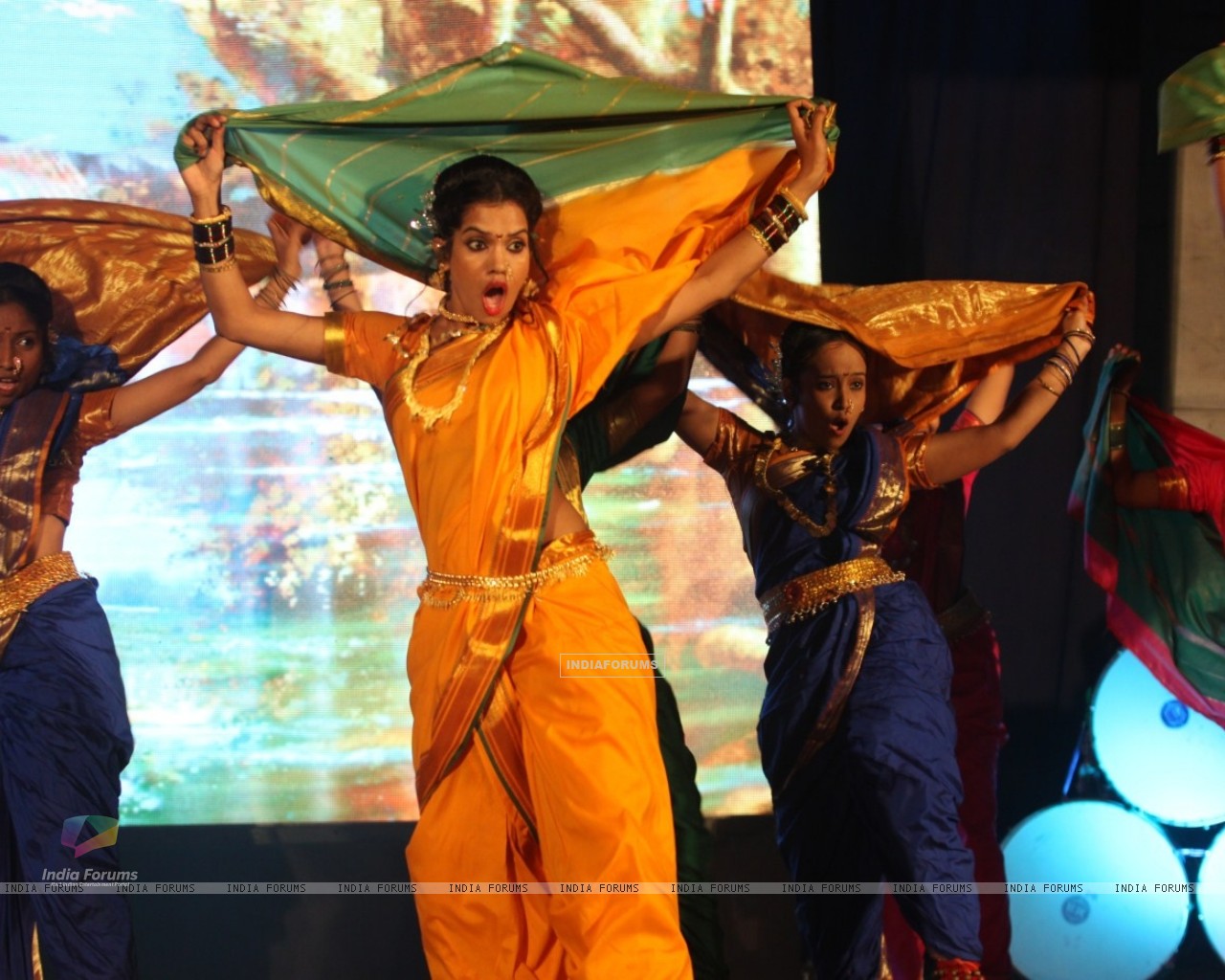  - 199953-vidya-balan-at-the-launch-of-song-mala-jau-de-from-ferrari-ki-s