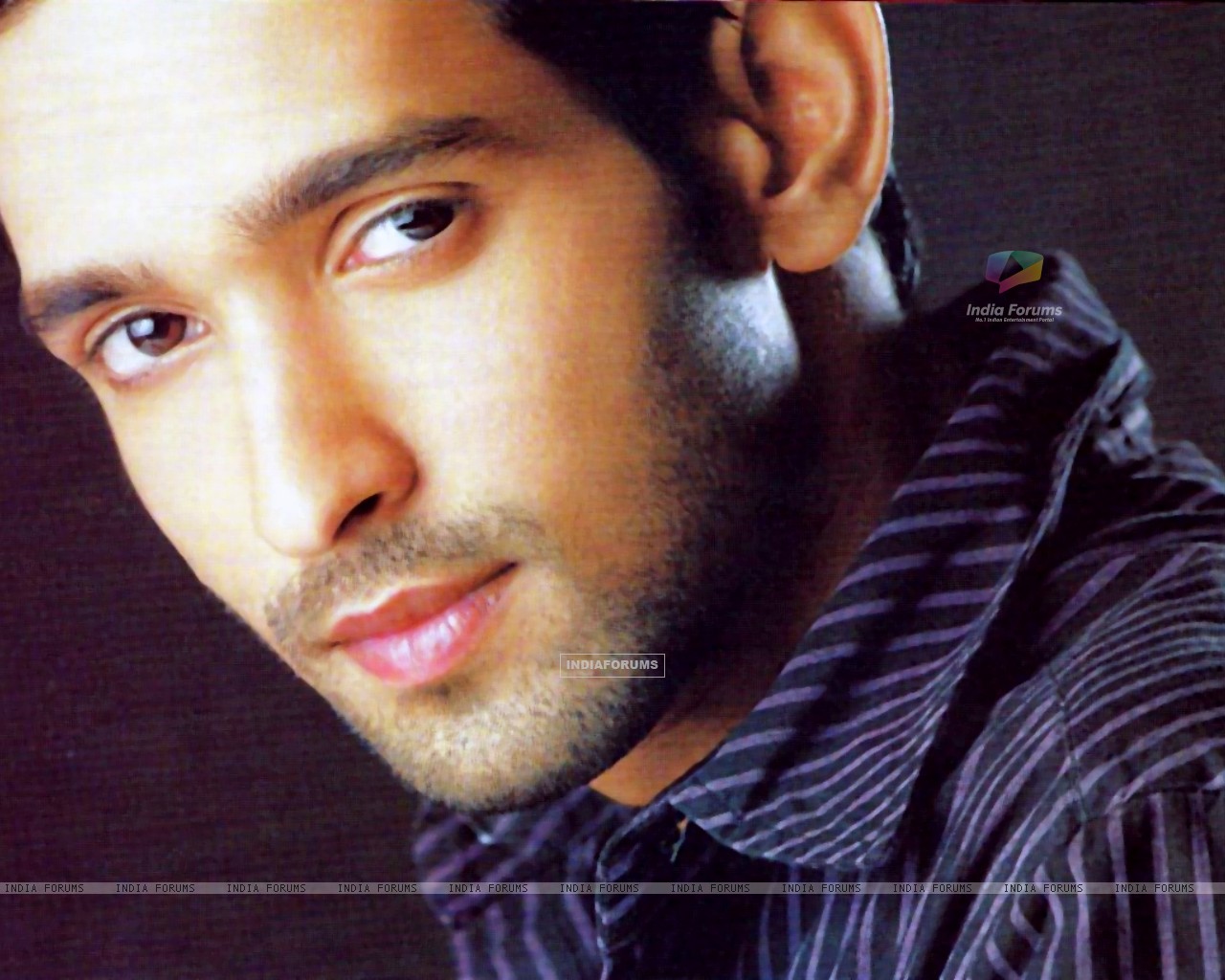 Download links of <b>Vikrant Massey</b> wallpaper images with the image title as &quot; <b>...</b> - 38522-vikrant-massey