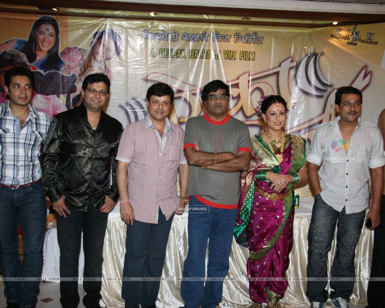  - 91879-marathi-film-aika-dajiba-featuring-shakti-kapoor-music-launch-ko
