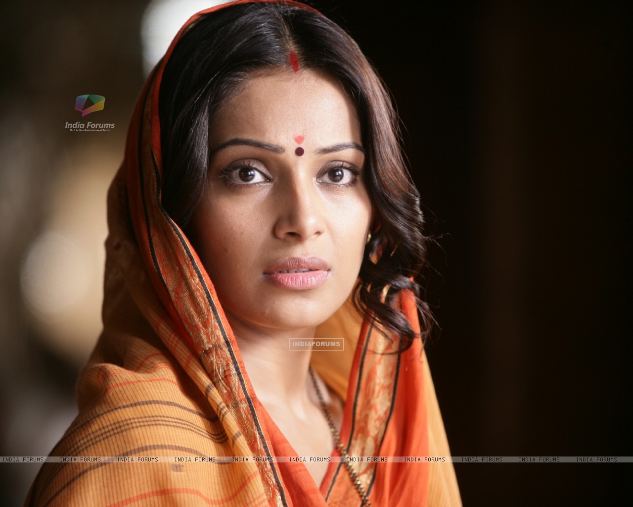 http://img.india-forums.com/wallpapers/1280x1024/93527-bipasha-basu-in-the-movie-aakrosh.jpg