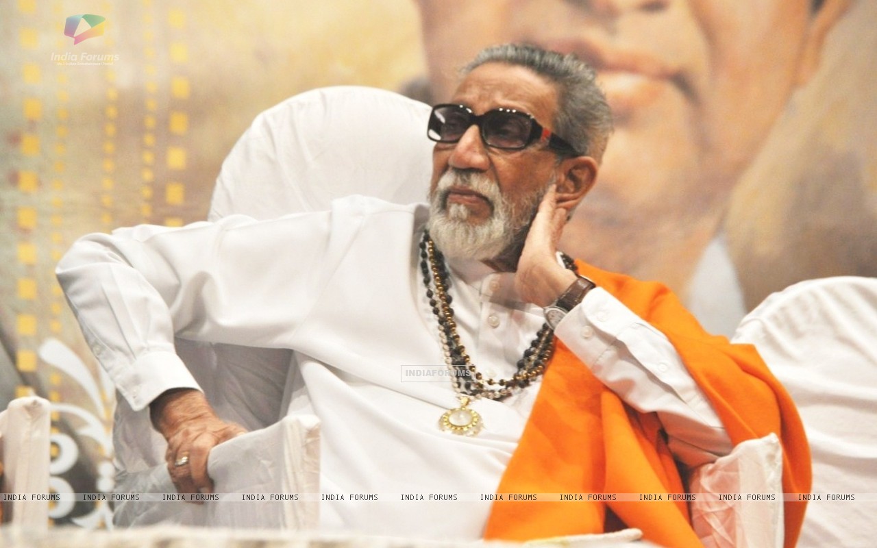 Wallpaper - Balasaheb Thackeray at Master Dinanath Mangeshkar Awards