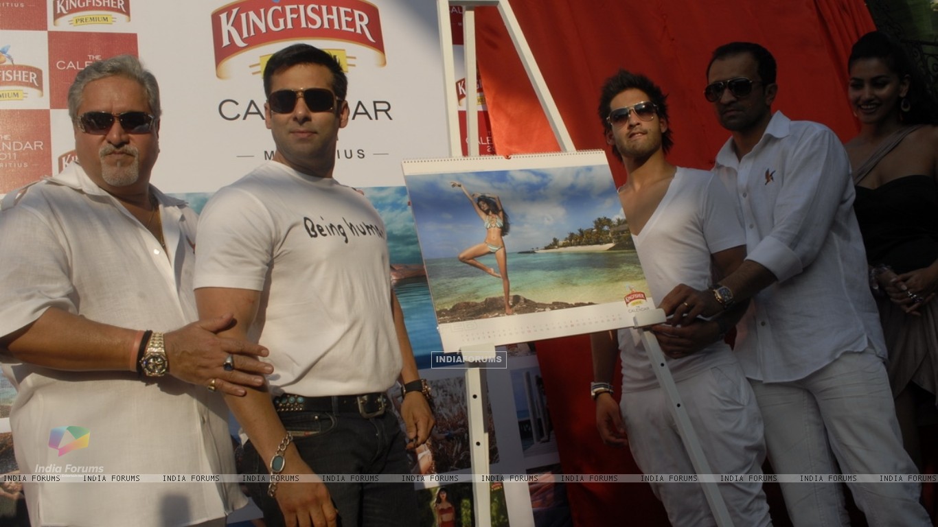  - 113006-dr-vijay-mallaya-along-with-salman-khan-his-son-siddharth-and-m