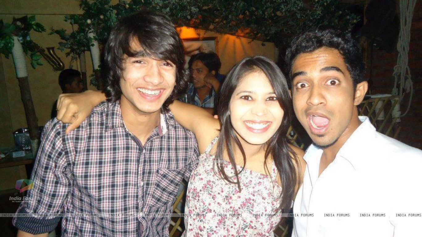  - 281447-shantanu-maheshwari-macedona-dmello-and-alisha-singh