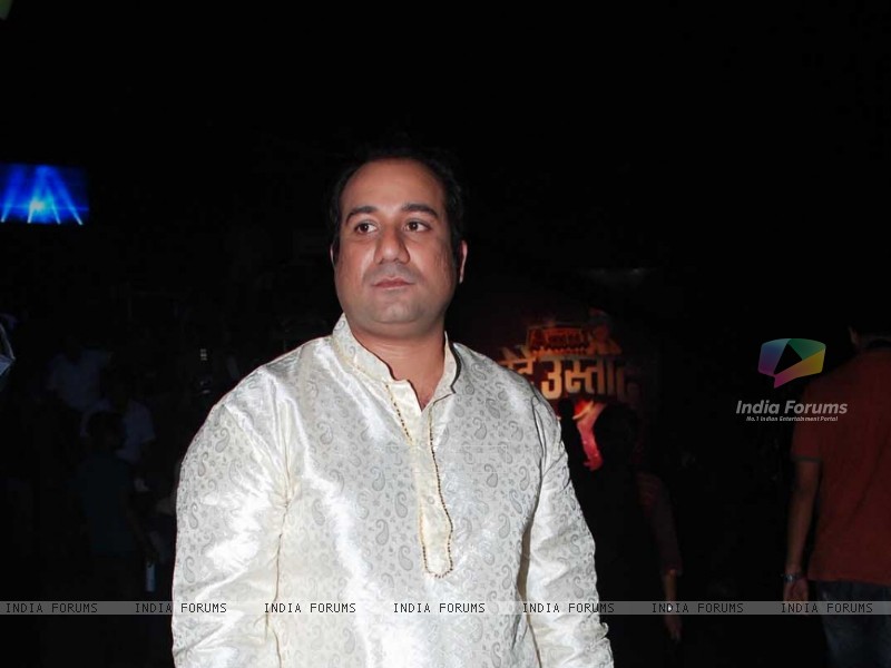  - 99522-rahat-fateh-ali-khan-on-the-sets-of-chhote-ustaad
