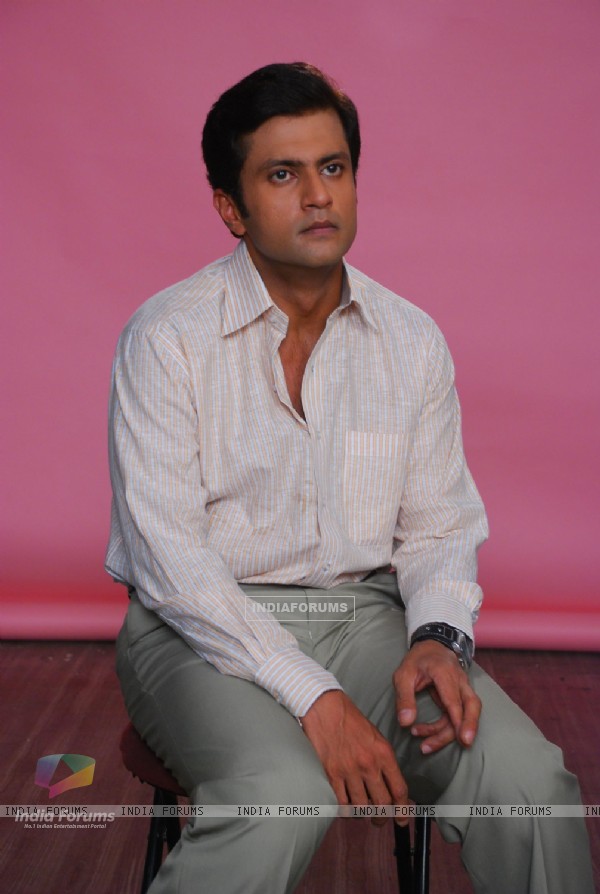 Aamir Dalvi as Mahendra in tv show Sanskaar Laxmi