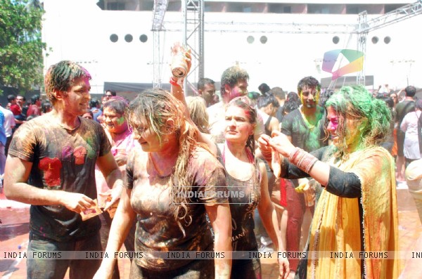 Sachin and Juhi Parmar at Zoom Holi Party in Tulip star