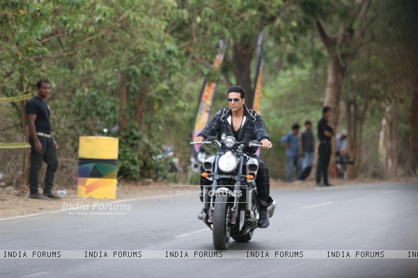 Akshay Kumar at Fear Factor Khatron Ke Khiladi Season 4