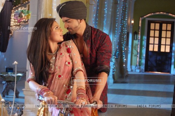 Geet and Maan in Karwa Chauth Song sequence