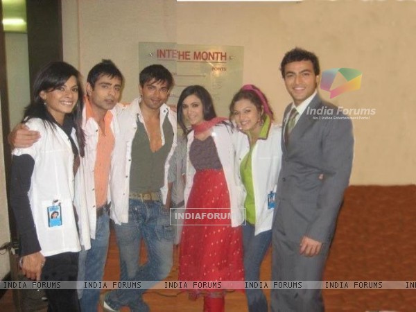 Star One S Popular Show Dil Mil Gaye Completes 7 Years Dill Mill Gaye He was also seen in the new season of dill mill gayye in the lead role opposite jennifer. india forums