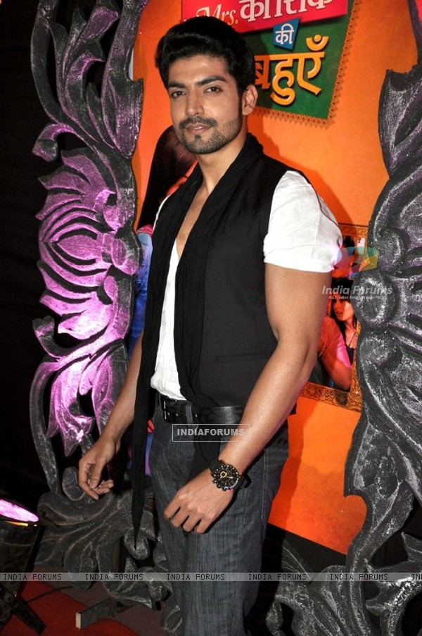 Gurmeet Choudhary at the Zee Rishtey Awards