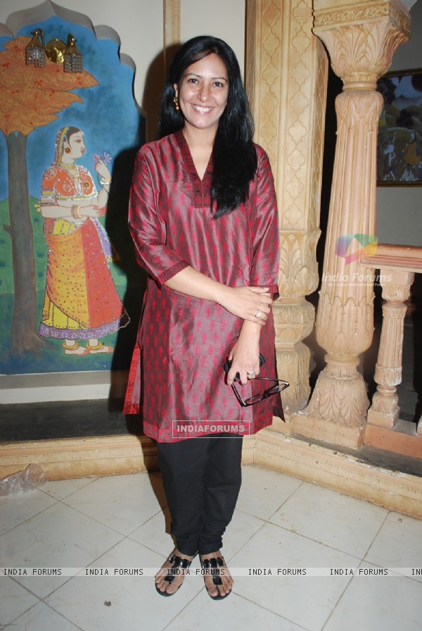 Sonali Verma on the sets of 'Ye Rishta Kya Kehlata Hai' on completion of 800 episodes &amp; 3 Years