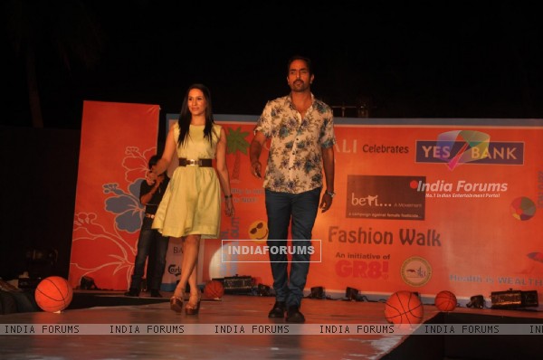 https://img.india-forums.com/images/600x0/192171-gr8-fashion-walk-for-the-cause-beti-by-television-sitarre-at-su.jpg