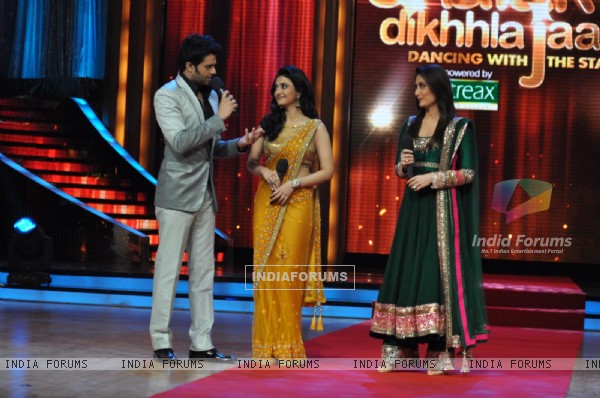 Film Promotion Heroine on Set Jhalak Dikhhala Jaa