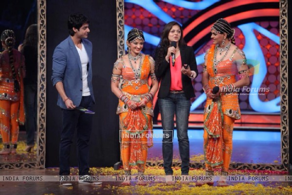 Drashti Dhami, Suhasi Dhami, Jaisheel Dhami and Karan Wahi