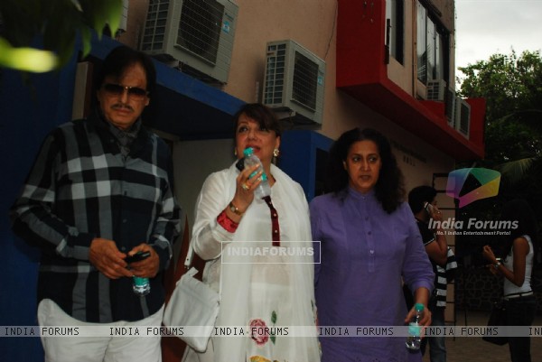 Sanjay Khan With Wife Zarine Khan Attend Actress Jiah Khan