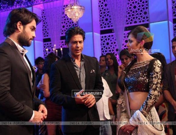SRK, Vivian Dsena and Drashti Dhami