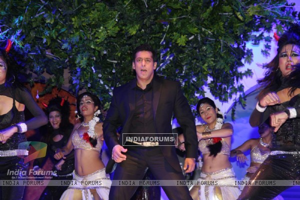 Salman Khan performs at BIGG BOSS Season 7 Press Conference