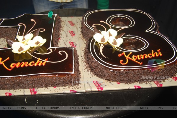 Kanchi Singh birthday cake