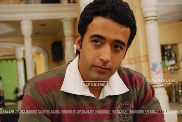 Puneet Tejwani as Dr. Shlok