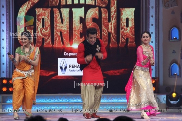Asha Negi, Rithvik Dhanjani and Karisma Kapoor Performs at Sony TV's Deva Shree Ganesha