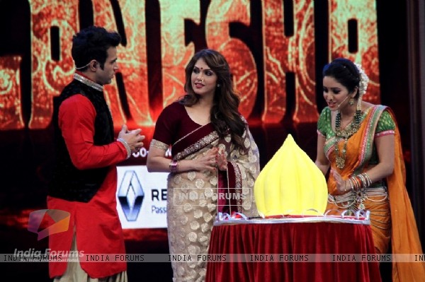 Isha Koppikar, Asha Negi and Rithvik Dhanjani at Sony TV's Deva Shree Ganesha