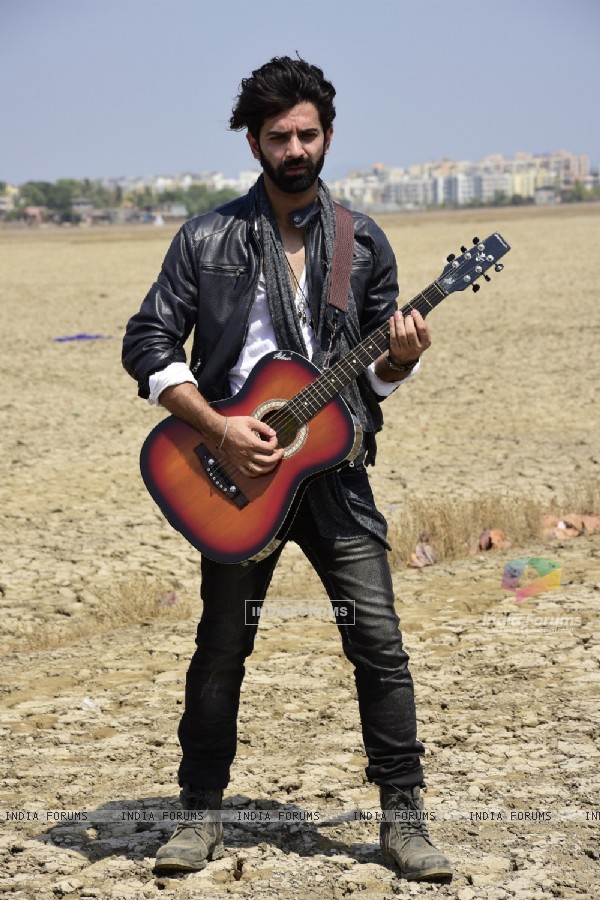 Barun Sobti's new look in Iss Pyaar Ko Kya Naam Doon 3