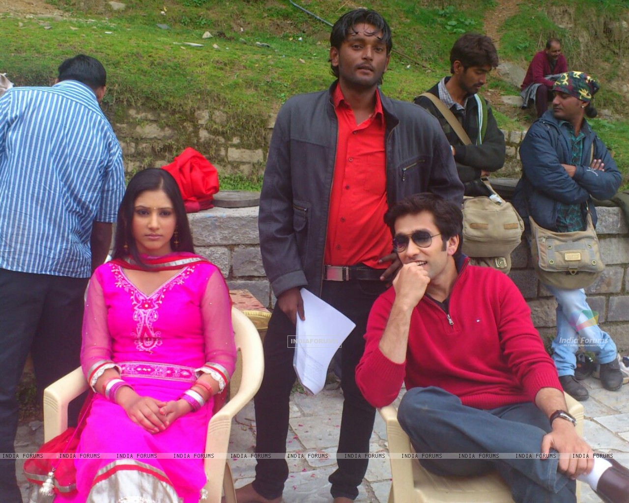 Disha Parmar : Disha and Nakuul on the set of Pyaar Ka Dard Hai. (231319)