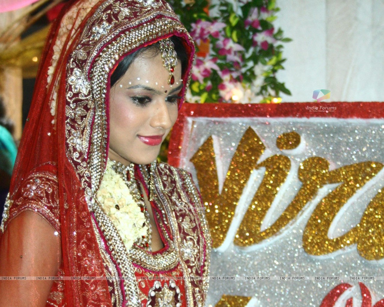 Wallpaper - Nia sharma as a bride in ek hazaron mein meri behna hai