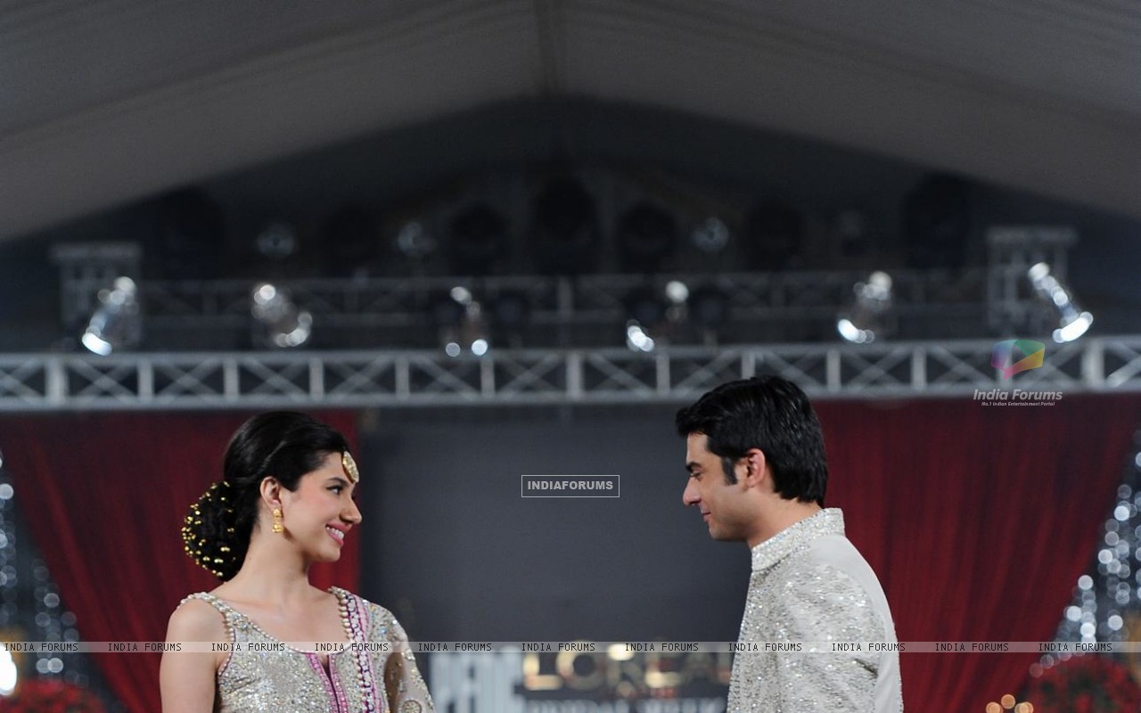 Fawad and Mahira in Bridal Coture Week (175822) size:1280x800