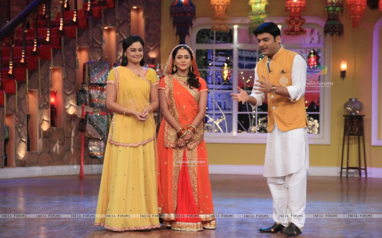 The cast of Balika Vadhu on Comedy Nights With Kapil ...